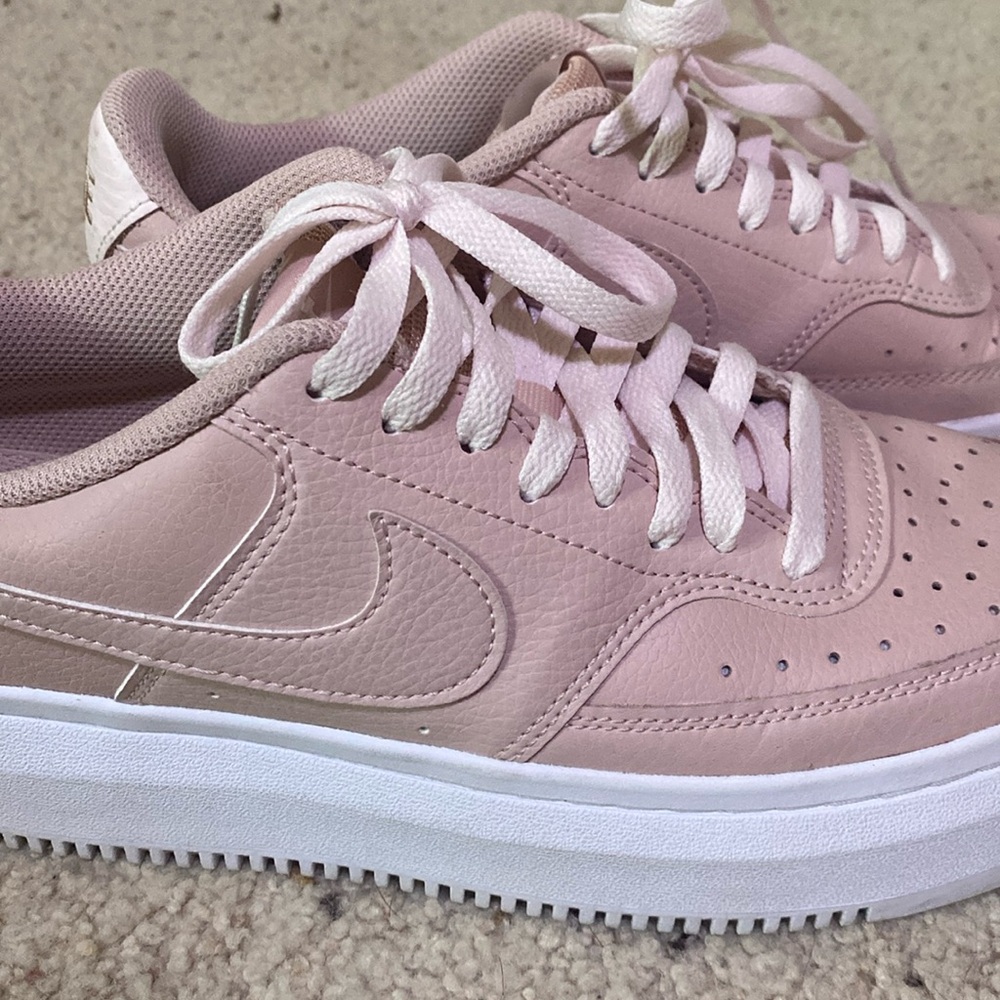 Pink Nike’s